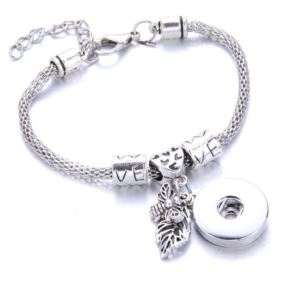 Adjustable Bracelet with cute charm Bee Leaf and Love - Picture 1 of 3